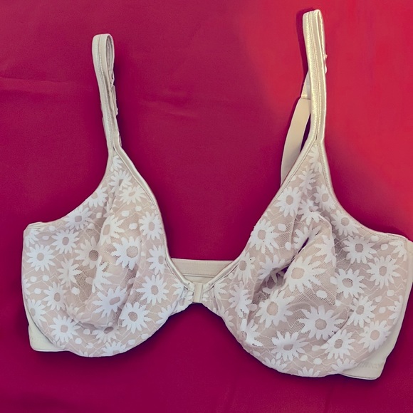 Warner's Other - NWT Warner's Daisy🌼Lace Bra 34D